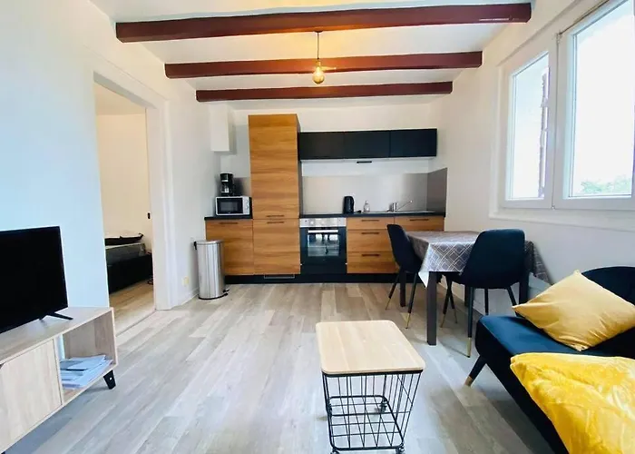 Cosy Avec Jardin Chaleureux